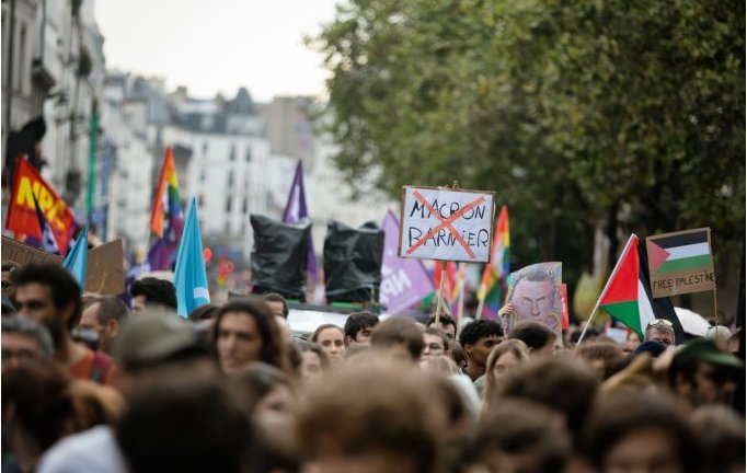 Dégageons ce gouvernement illégitime, sa politique raciste et antisociale ! 